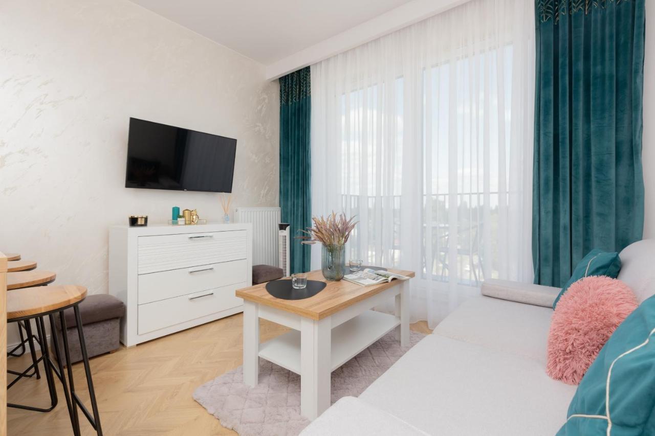 Warsaw Kotsisa Apartments With Parking By Noclegi Renters Exteriör bild