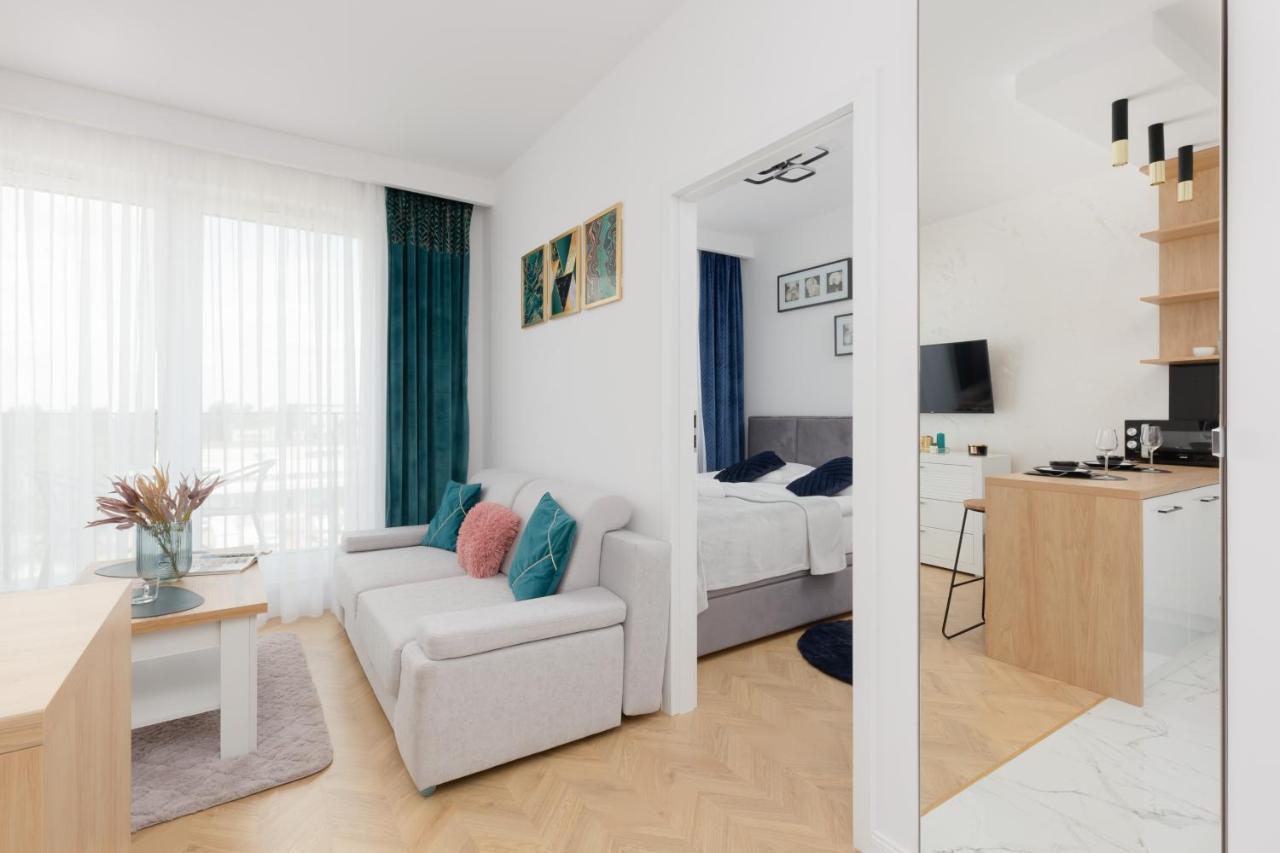 Warsaw Kotsisa Apartments With Parking By Noclegi Renters Exteriör bild