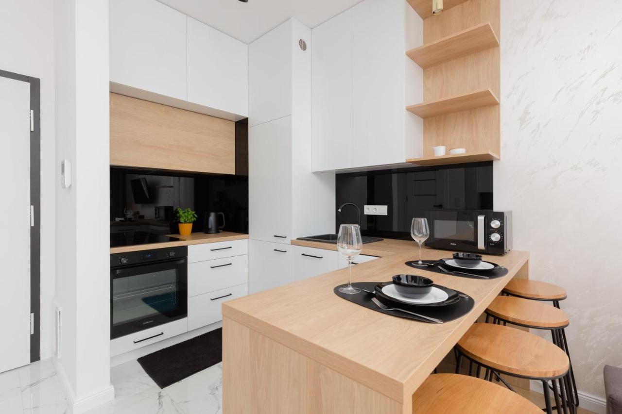 Warsaw Kotsisa Apartments With Parking By Noclegi Renters Exteriör bild