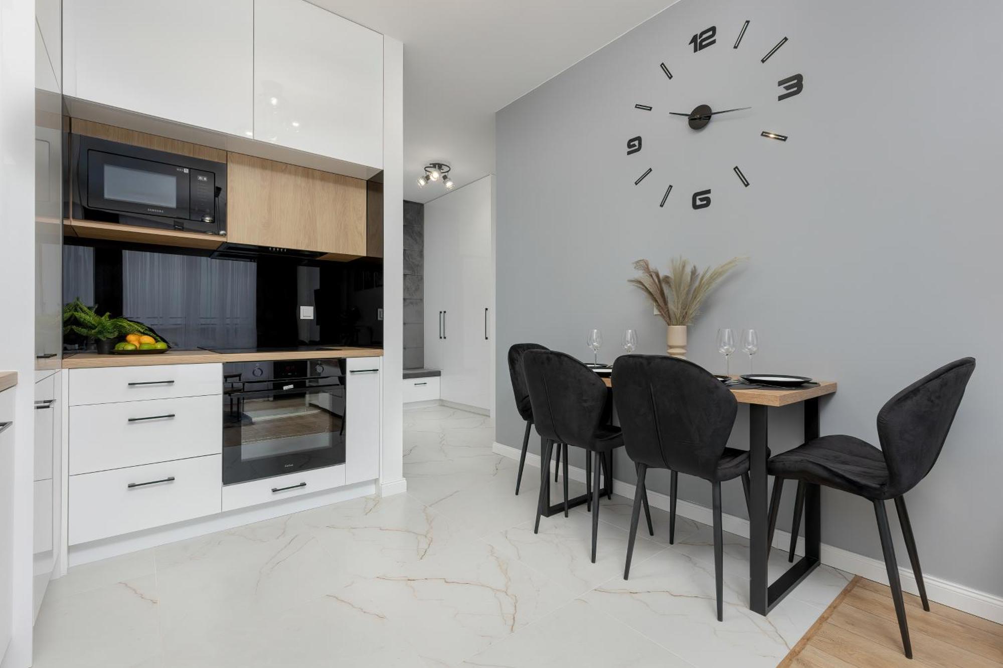 Warsaw Kotsisa Apartments With Parking By Noclegi Renters Exteriör bild