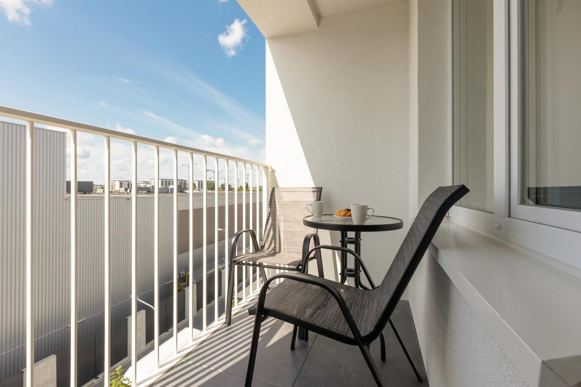 Warsaw Kotsisa Apartments With Parking By Noclegi Renters Exteriör bild